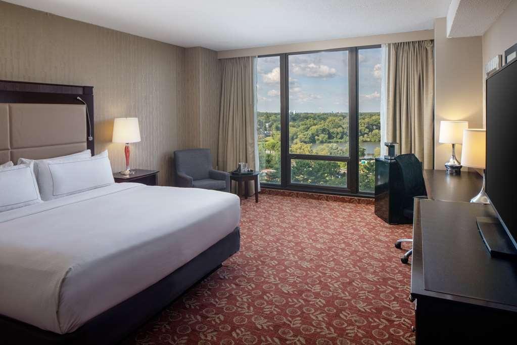 Doubletree By Hilton Cherry Hill Philadelphia Room photo