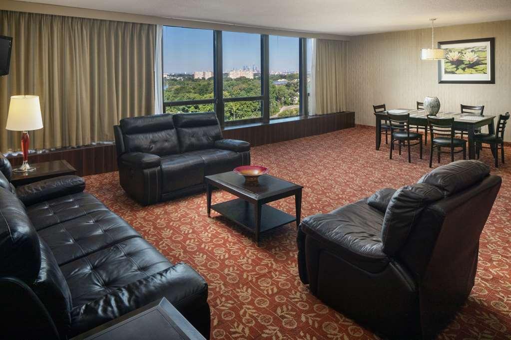 Doubletree By Hilton Cherry Hill Philadelphia Room photo