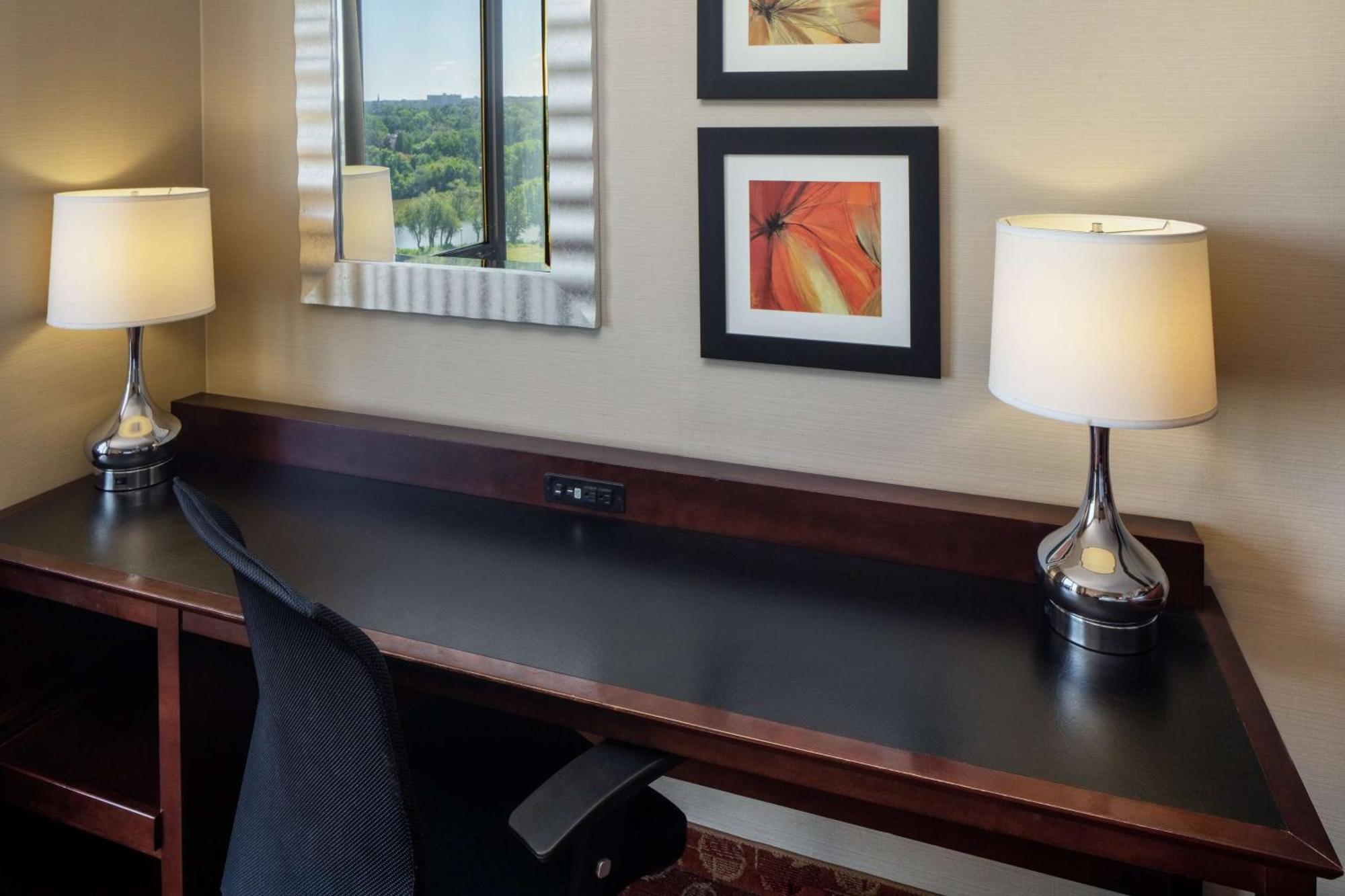Doubletree By Hilton Cherry Hill Philadelphia Exterior photo