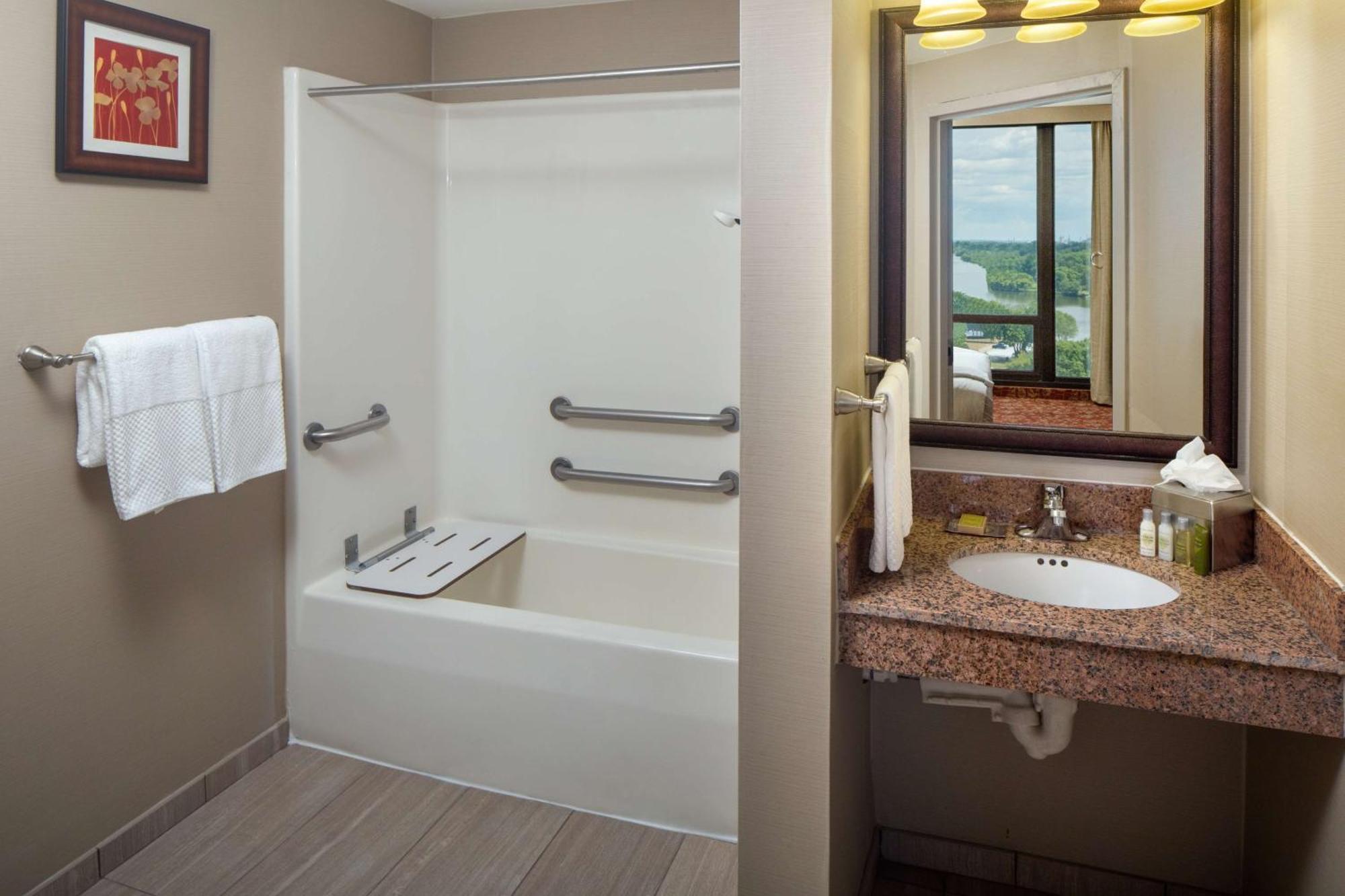 Doubletree By Hilton Cherry Hill Philadelphia Exterior photo